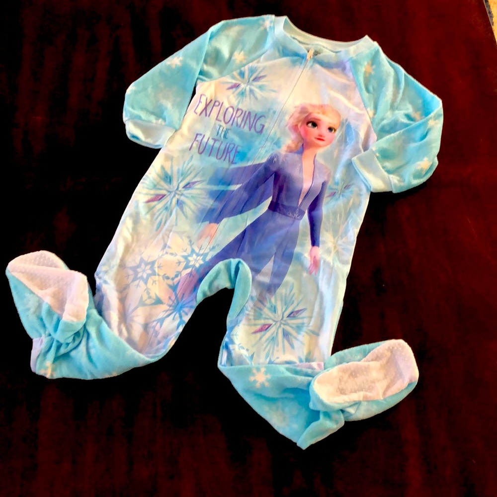 Frozen footie pajamas (like new)